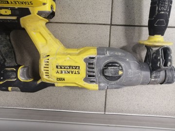 Б/в Перфоратор Stanley fatmax sfmch900 / 2акб 4ah / зп 01-200988797