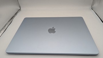 Б/в Ноутбук Apple macbook air 15" 2025 01-201140427