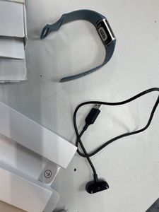 01-200515598: Fitbit charge 5 steel/platinum stainless steel