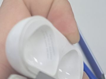 01-200744706: Apple airpods 4 with active noise cancellation