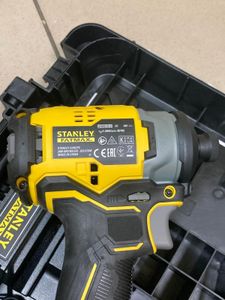 Б/в Гайковерт Stanley fatmax li-ion 18в sfmcf810 / 1акб 4ah / зп 01-200808275