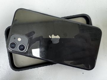 Б/в Мобільний телефон Apple iphone 11 64gb 01-200808916