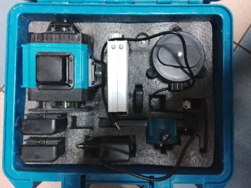 Б/у Лазерный нивелир Max Light 3d-4d 01-200852075