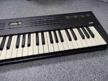 Б/в Синтезатор Roland jv-30 01-200855528