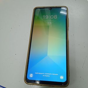 Б/в Мобільний телефон Samsung galaxy a06 4/128gb 01-200861570