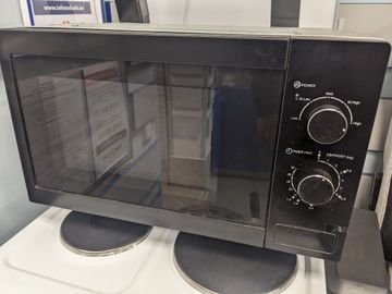 Б/в Мікрохвильова піч Pyramida pmwo 20 bl 01-200817801