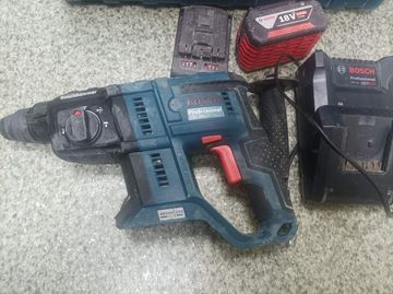 Б/у Набор инструментов Bosch gsr 180-li/ gbh 180-li/ gws 180-li/ 2акб 4ah зп 01-200894553