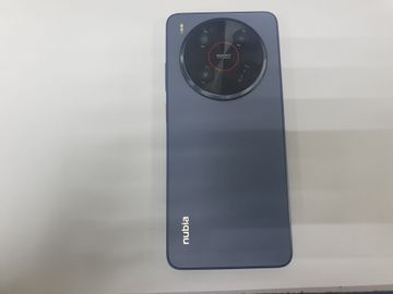 Б/в Мобільний телефон Zte nubia v70 max 6/128gb 01-200899915