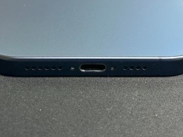 Б/в Мобільний телефон Apple iphone 15 pro max 256gb 01-200902825