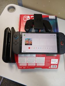Б/в Ігрова приставка Nintendo switch 2 01-200916896