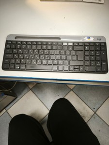 Б/у Клавиатура Logitech k580 01-200941229