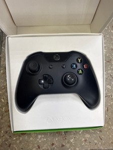 Б/в Ігрова приставка Microsoft xbox one console 1tb 01-200998098
