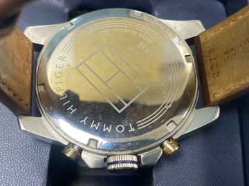 Б/у Часы Tommy Hilfiger ер321,1.20,2507 01-201090402