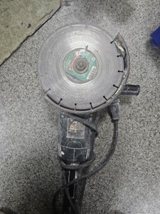 Б/у Угловая шлифмашина Makita ga9020 01-201111777