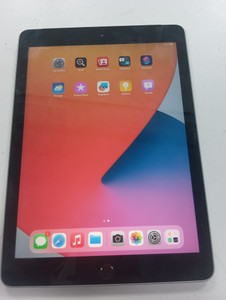 Б/в Планшет Apple ipad 5gen 9.7’ 2017 32gb wi-fi + cellular 01-201120546