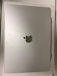Б/в Ноутбук Apple macbook air 15" 2025 sky 01-201160803