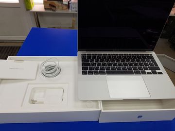 01-200492875: Apple MacBook Air 13`` Late 2020