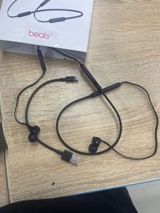 18-000093029: Beatsx mlye2zm/a
