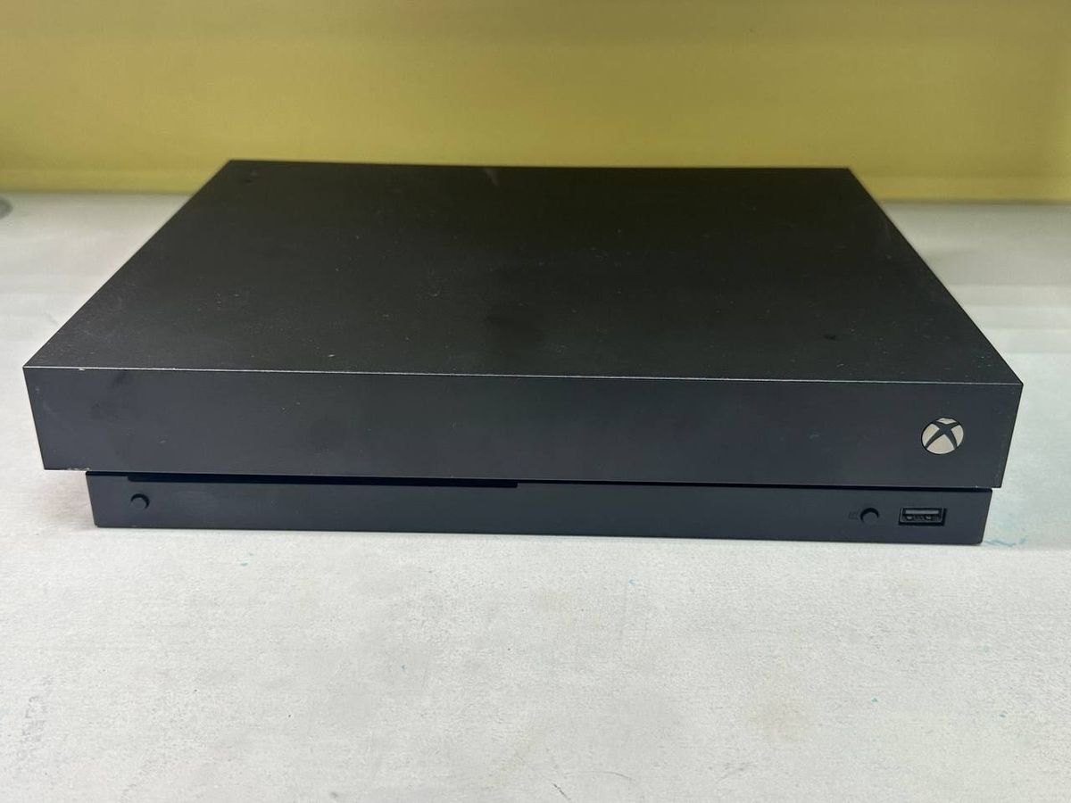 Microsoft xbox one x 1tb