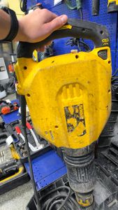 01-200515318: Dewalt d25911k