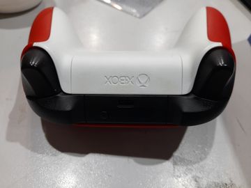 01-200605986: Microsoft 1914 xbox wireless controller