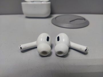 01-200788732: Apple airpods pro 2nd generation with magsafe charging case usb-c