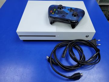 01-200582156: Microsoft xbox one s 1tb