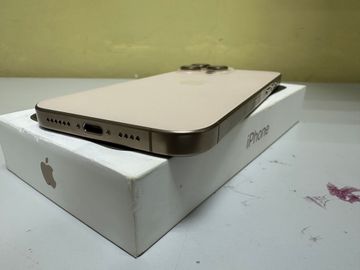 Б/в Мобільний телефон Apple iphone 16 pro max 256gb 01-200820725