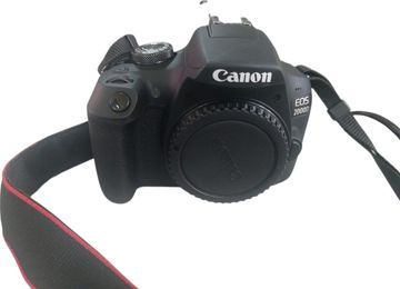 Б/у Фотоаппарат Canon eos 2000d body 01-200751159
