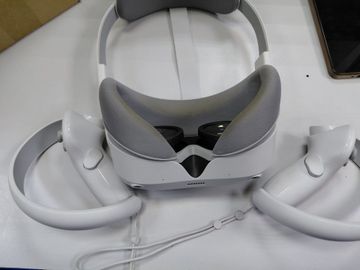 Б/в Окуляри віртуальної реальності Pico 4 8/256gb 01-200847837