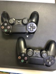 Б/в Ігрова приставка Sony playstation 4 pro 1tb + 2 джойстика 01-200896456