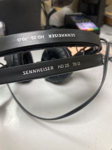 Б/у Наушники Sennheiser hd 25 01-200903741
