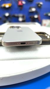 Б/у Мобільний телефон Apple iphone 15 pro 256gb 01-200908039