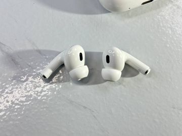 Б/в Навушники Apple airpods pro 2nd generation with magsafe charging case usb-c 01-200913851