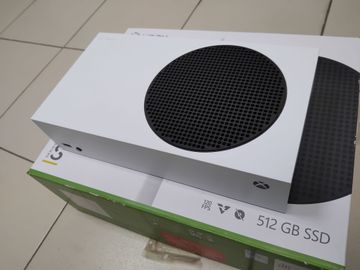 Б/в Ігрова приставка Microsoft xbox series s 512gb 01-200915375