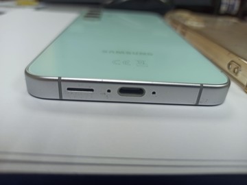 Б/в Мобільний телефон Samsung galaxy s24 fe 8/256gb 01-200930177