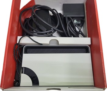 Б/в Ігрова приставка Nintendo switch oled 01-200912187