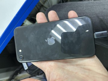 Б/в Мобільний телефон Apple iphone se 2020 64gb 01-200955721