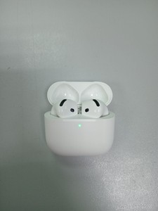 Б/в Навушники Apple airpods 4 with active noise cancellation 01-200982134