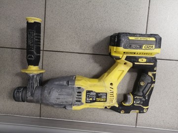 Б/в Перфоратор Stanley fatmax sfmch900 / 2акб 4ah / зп 01-200988797