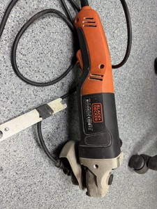 Б/у Угловая шлифмашина Black&Decker kg1202 01-201041983