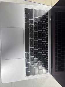 Б/в Ноутбук Apple macbook air a1932/13.3"/ core i5 1.6ghz/ram 8gb/ssd 128b/intel uhd grafics 617 01-201043421