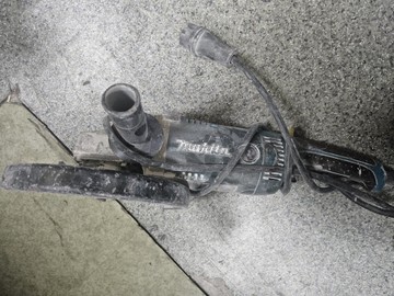 Б/у Угловая шлифмашина Makita ga9020 01-201111777