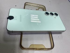 Б/в Мобільний телефон Samsung galaxy s24 fe 8/256gb 01-201129201