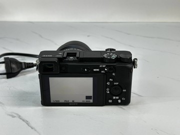 Б/в Фотоапарат Sony alfa a6400/ e pz 16-50mm f/3.5-5.6 oss ii 01-201132080