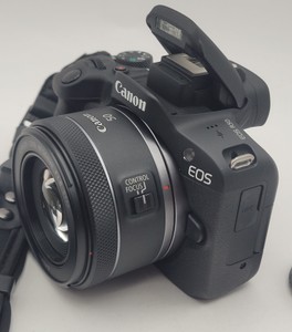 Б/в Фотоапарат Canon eos r50 + rf50mm f1.8 stm 01-201150380