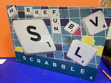 16-000224375: Scrabble y9593