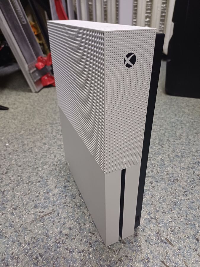 Microsoft xbox one s 1tb