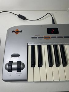 Б/у Midi-клавиатура M-Audio oxygen 61 mkv 01-200635396
