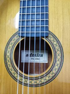 01-200762233: Admira paloma